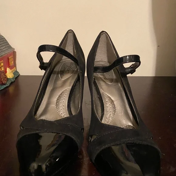 DEXFLEX COMFORT Black Mary Jane High Heels - Picture 6 of 6